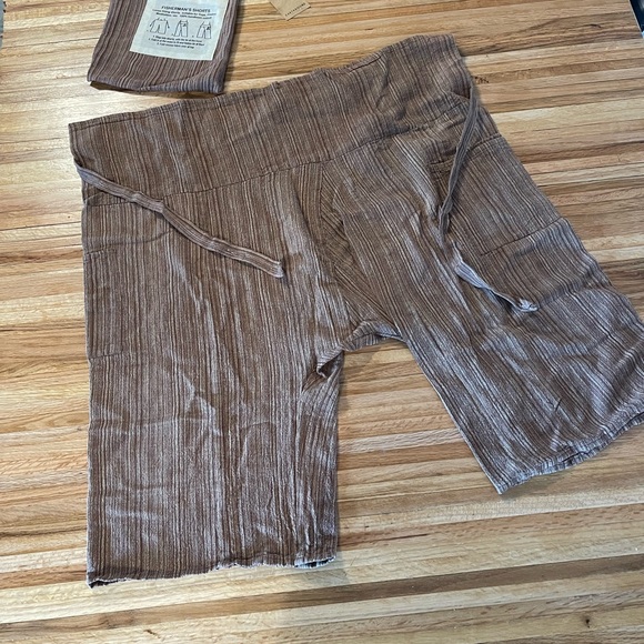 Adorable Fisherman’s loose fitting shorts. 100% hand loom cotton - Picture 5 of 7